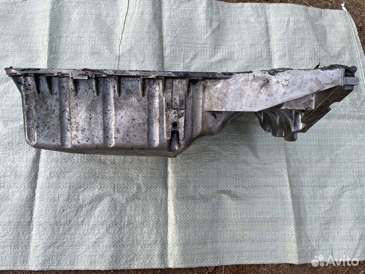 Поддон масляный VW Passat B5 VR5 AGZ 2.3 99г