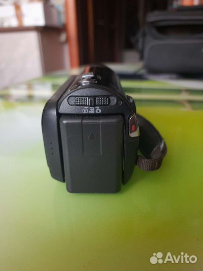 Цифровая видеокамера Panasonic HDC-TM80