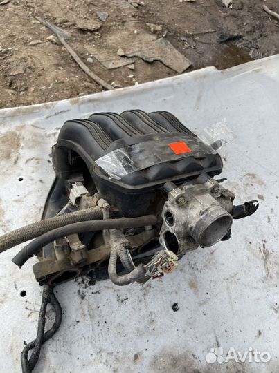 Впускной коллектор,форсунки рампа крайслер волга