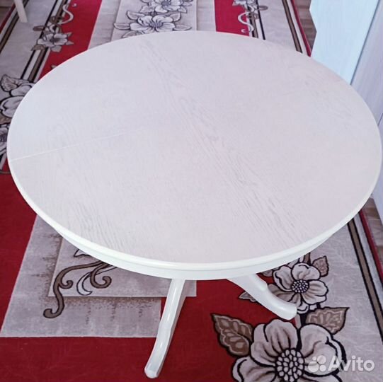 Кухонный стол