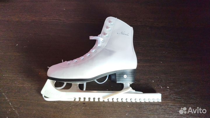 Коньки фигурные