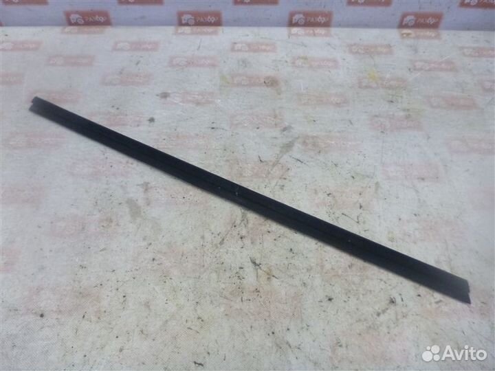 Уплотнитель стекла двери бархотка передний правый