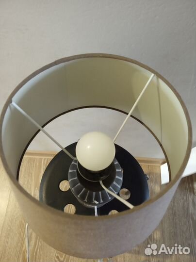 Лампа настольная