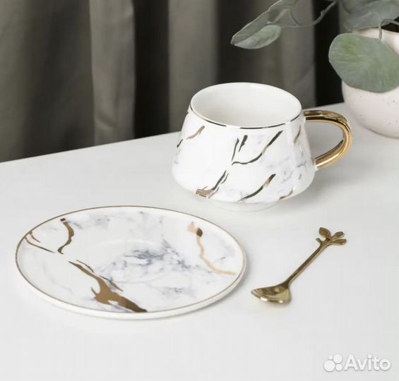 Чайная пара Gold 240 мл для фото соц сетей