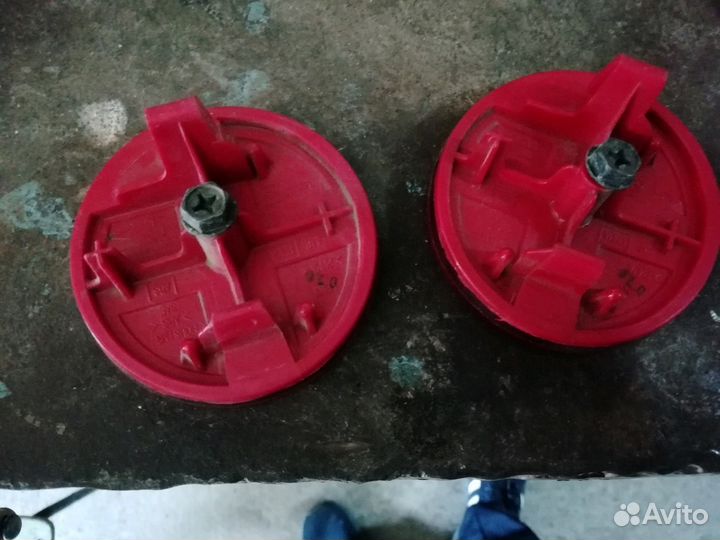 Продам 2 отражателя в задний бампер nissan x-trail