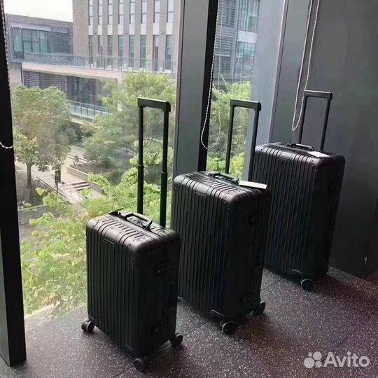 Чемодан rimowa