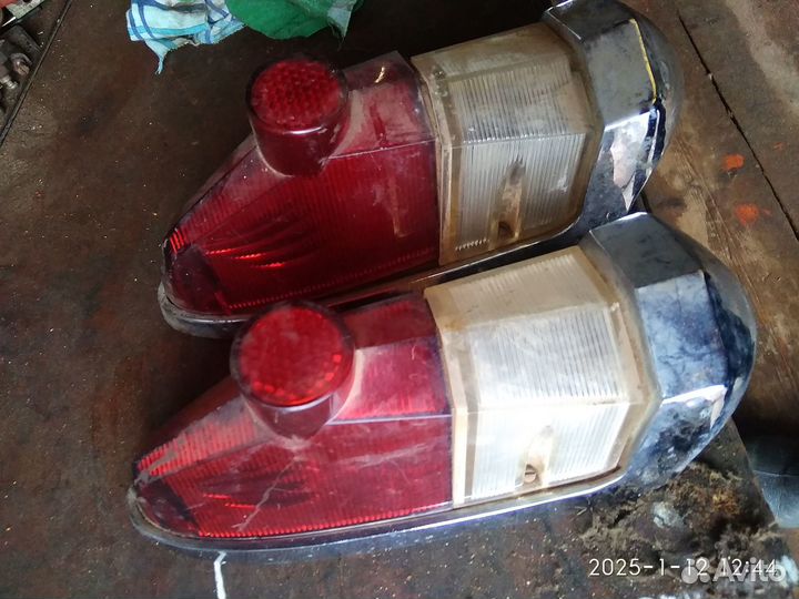 Задние фонари и часы Газ 21