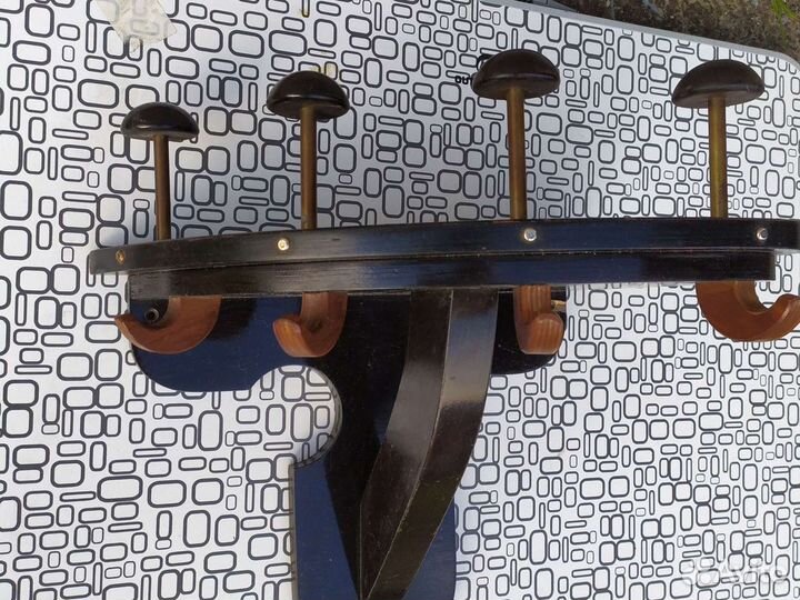 Вешалка для одежды интерьерная