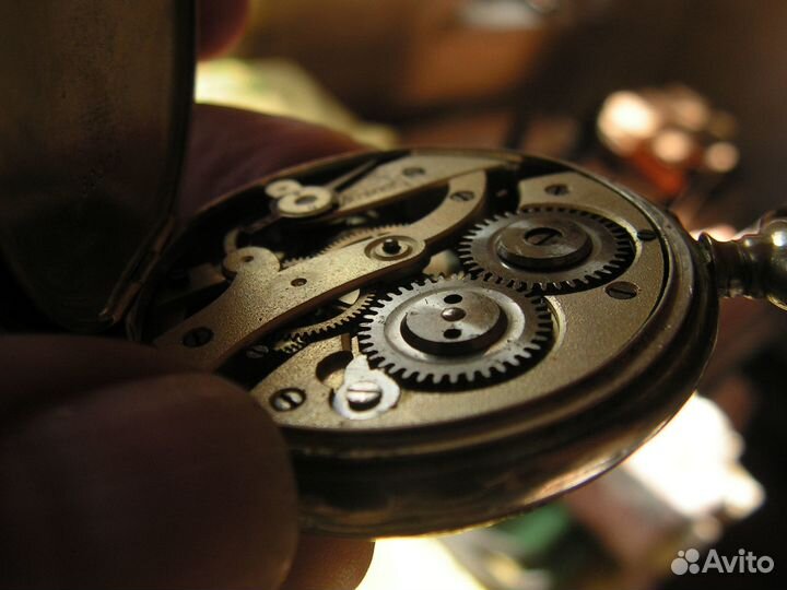 Серебряные часы,антикварные,ложка и вилка впридачу