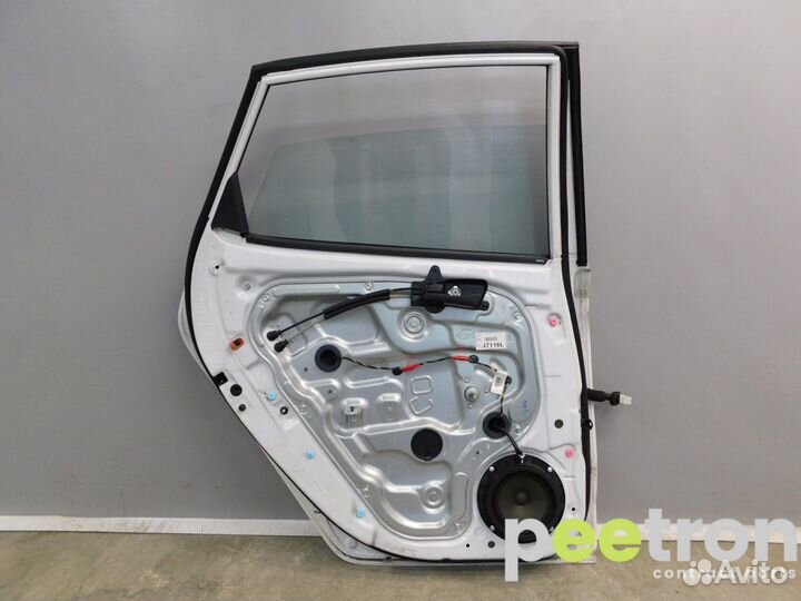 Б/У Б/У Дверь задняя левая б/у 770032R010