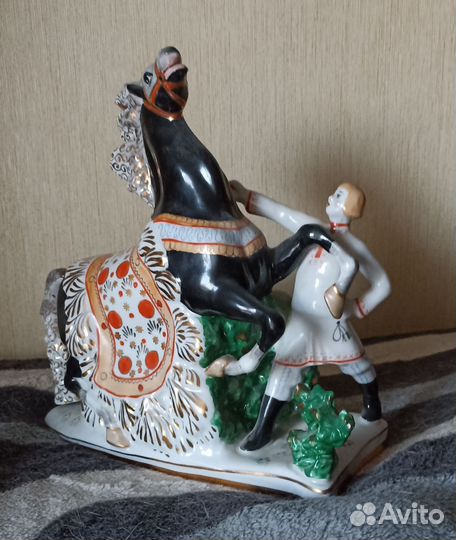 Фарфоровые статуэтки дфз