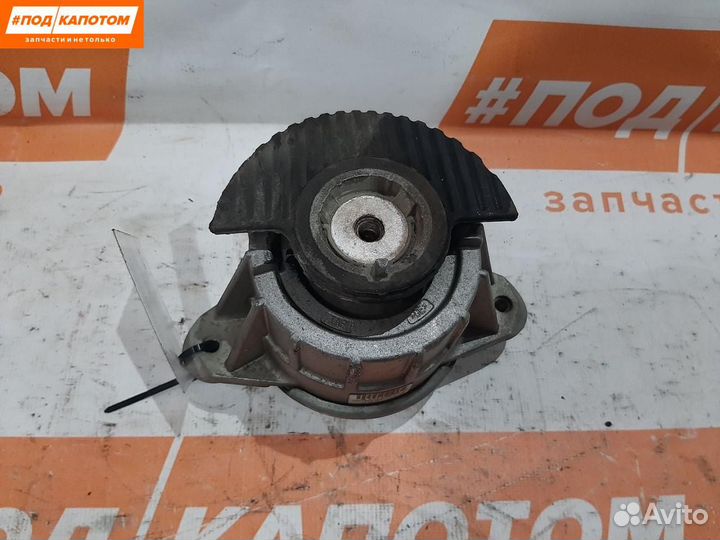 Подушка крепления двигателя Mercedes-Benz C-Класс