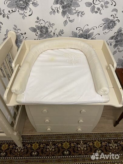 Кроватка детская с комодом