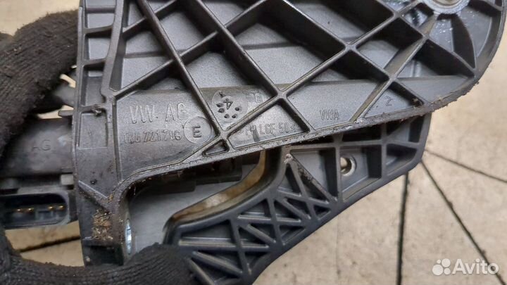 Педаль сцепления Volkswagen Touran, 2004