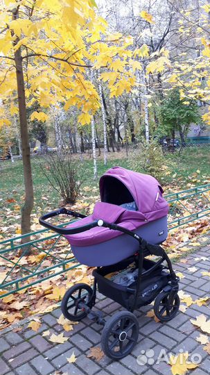 Коляска 2 в 1 riko basic bela