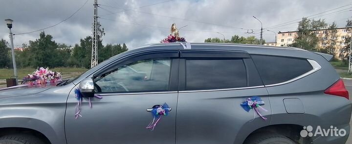 Свадебные украшения на машину аренда