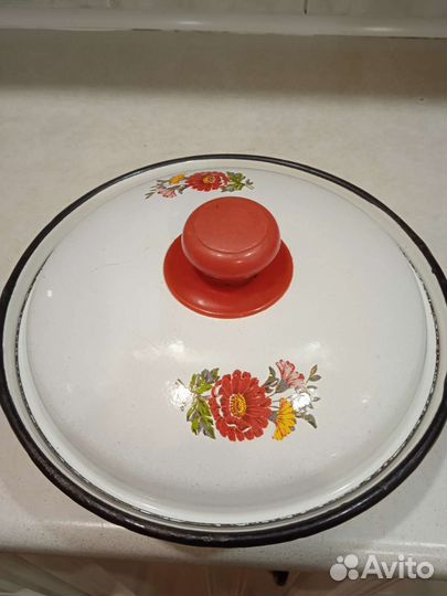 Кастрюля эмалированная