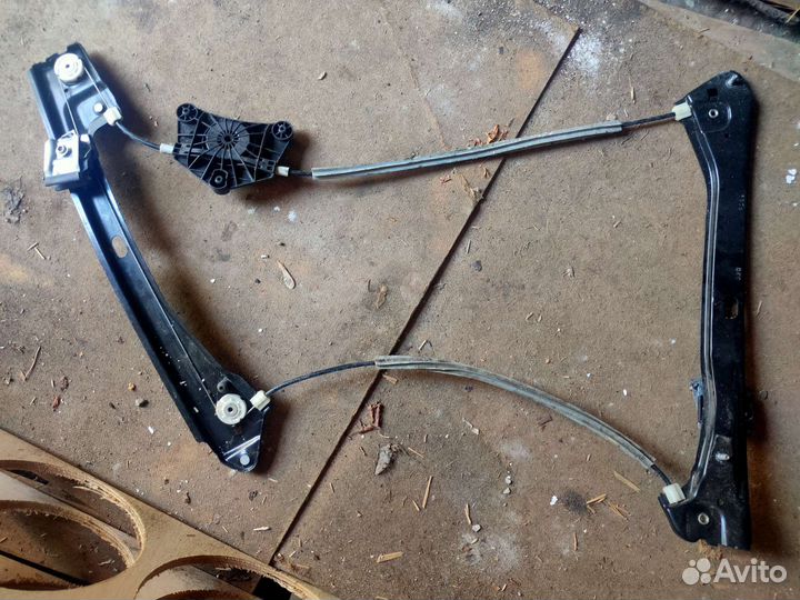 Стеклоподъемник правый Volkswagen Jetta 6 2011+