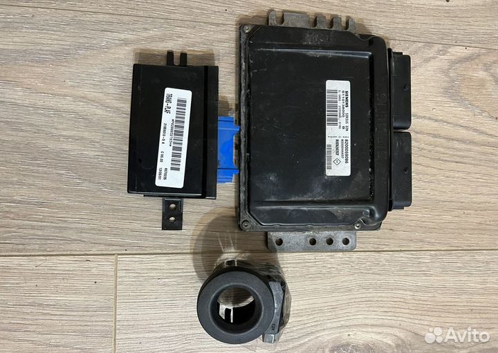 Эбу Renault Clio Megane 1