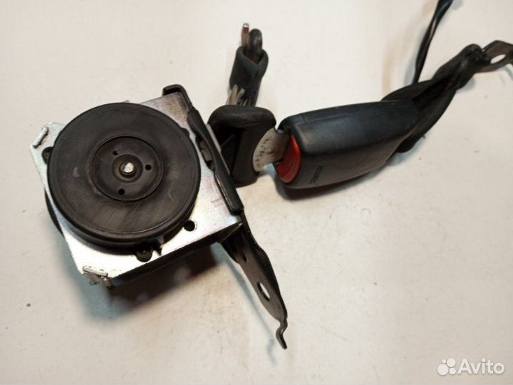 Ремень безопасности задний Mazda Mazda3 BK Z6 2007