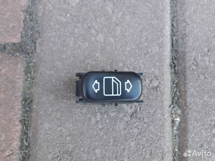 Кнопка стеклоподъёмника Mercedes W220