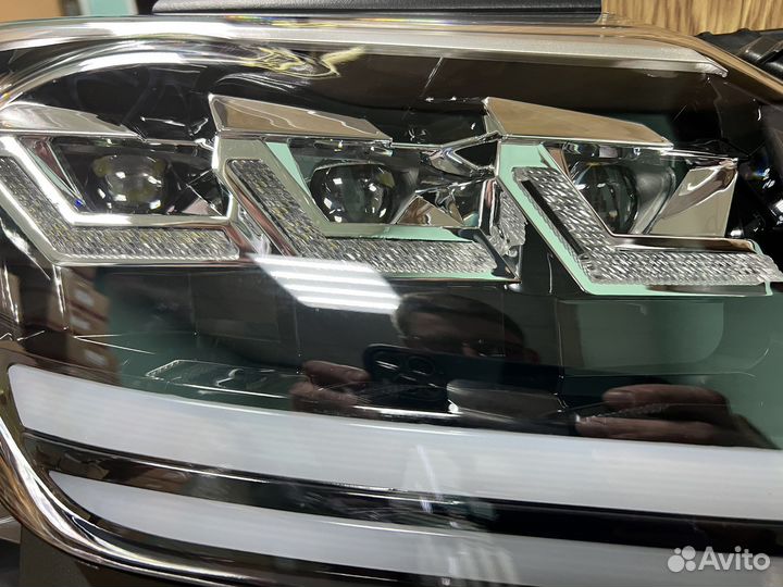 Фары Lexus LX570 в стиле 20 года