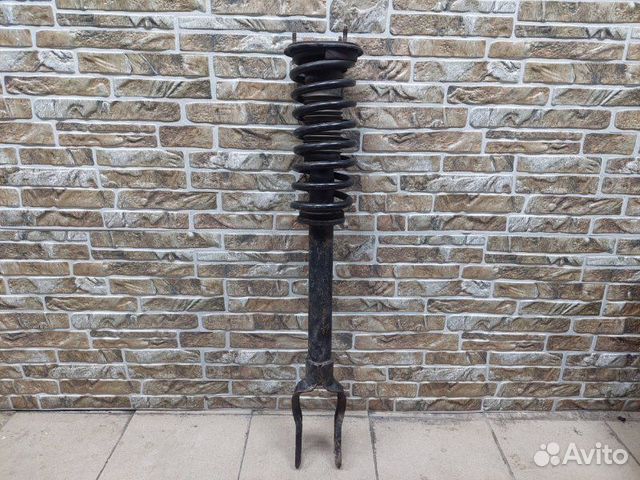 Амортизатор подвески передний правый Jeep Grand