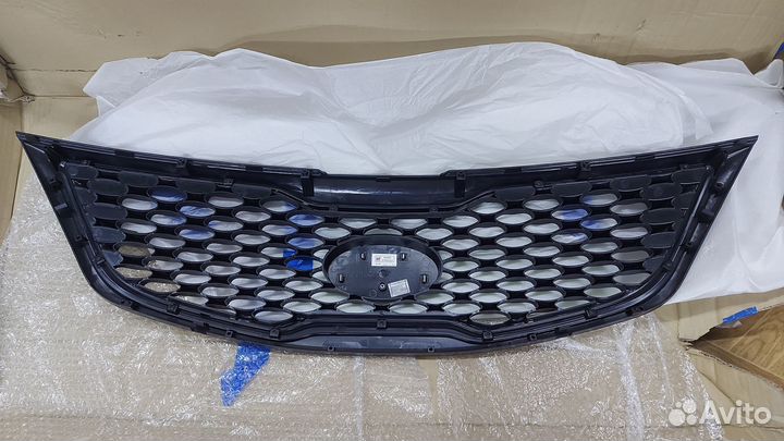 Решетка радиатора - KIA Sportage R 2.0 Turbo GDI