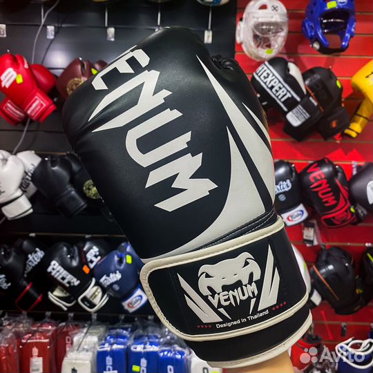 Боксерские перчатки Venum Challenger 2.0