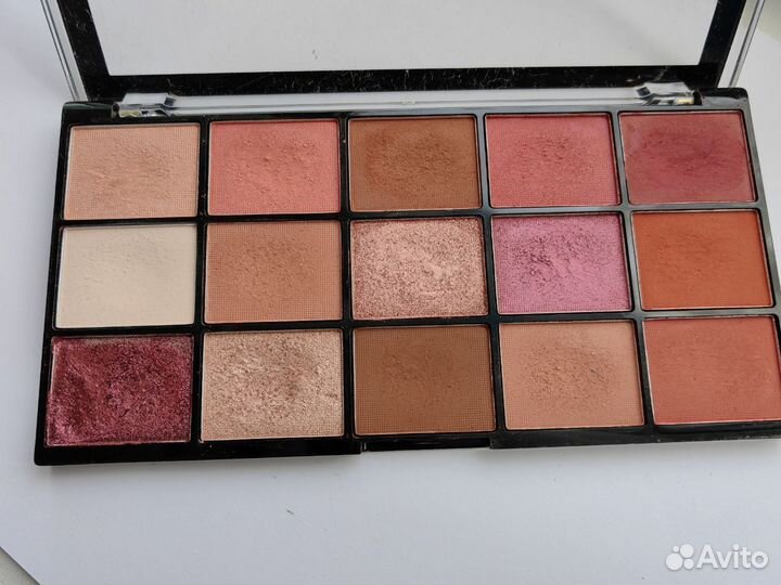 Палетки теней revolution