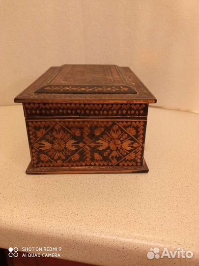 Шкатулка деревянная с инкрустацией из соломки СССР