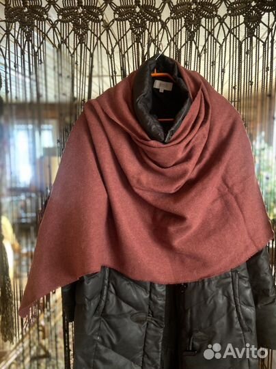 Теплые шерстяные шарфы и палантины