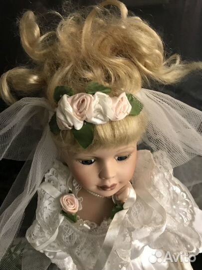 Кукла фарфоровая коллекционная