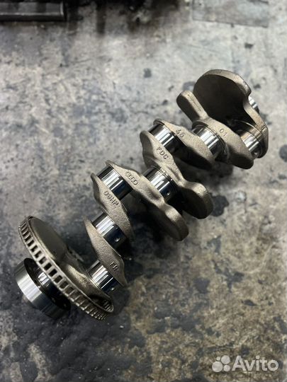 Коленвал VW Audi 1.8 VAG GEN.2 CDA CDH