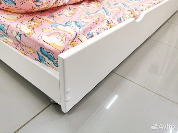 Кроватка из массива выдвижная Софа Выкатная детска