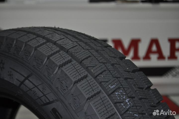 Habilead SnowShoes AW33 265/45 R21 108H