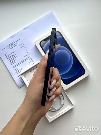 iPhone 12, 64 ГБ
