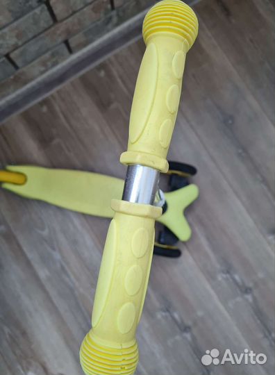 Самокат детский трехколесный