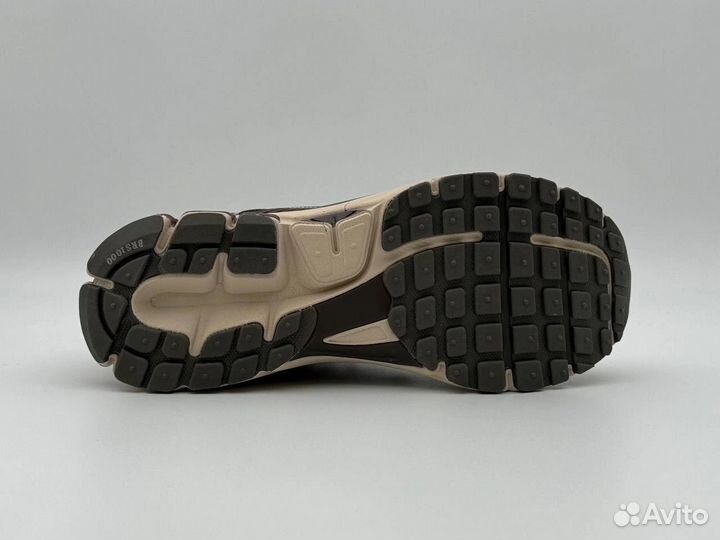 Nike Zoom Vomero 5 SP 'Earth Fossil'