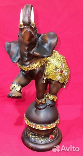 Слон на шаре 40 см