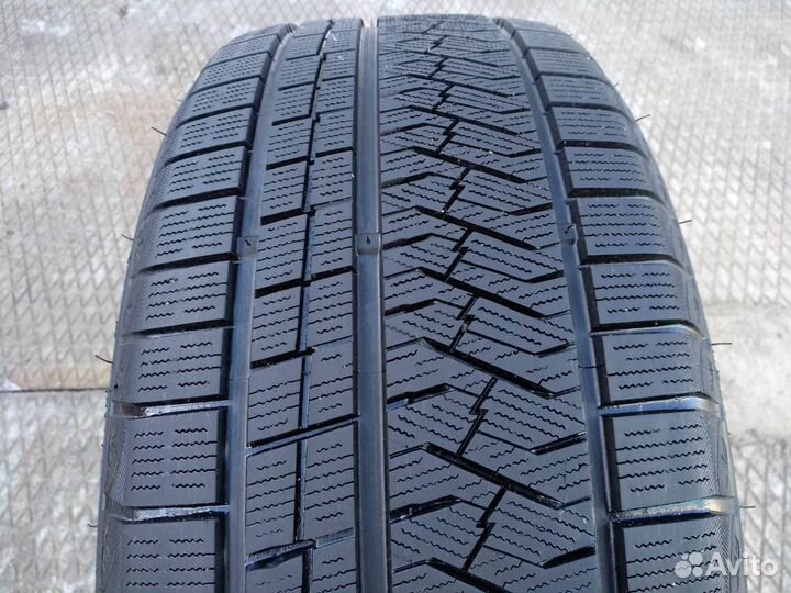 Triangle Snowlink TWT02 225/45 R18 95V