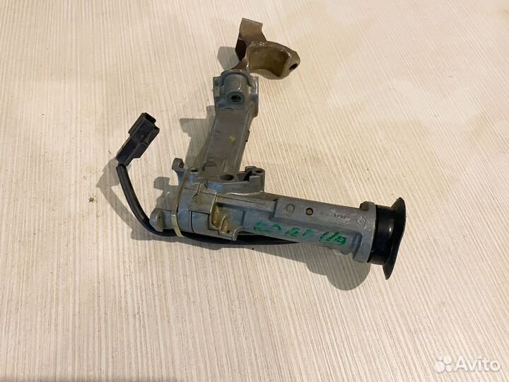 Замок зажигания Toyota Corolla AE100