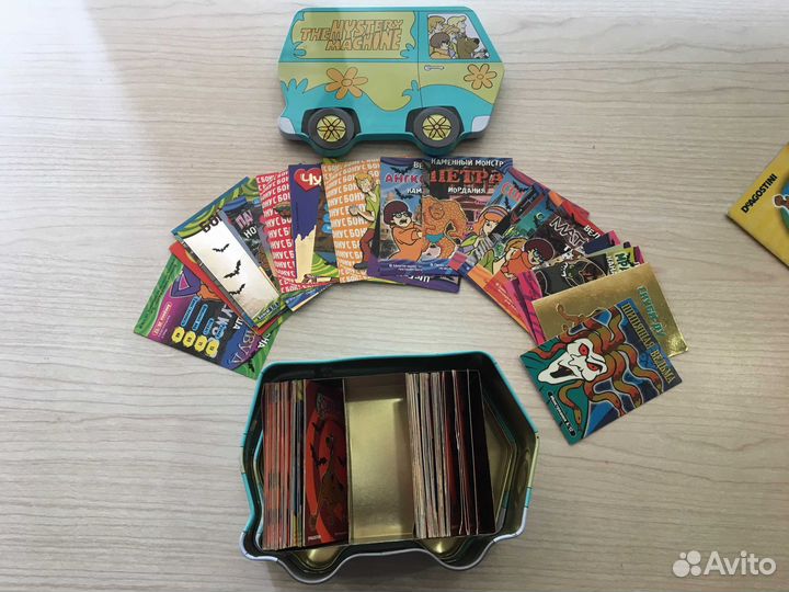 Комиксы Скуби-Ду и фургон с картами