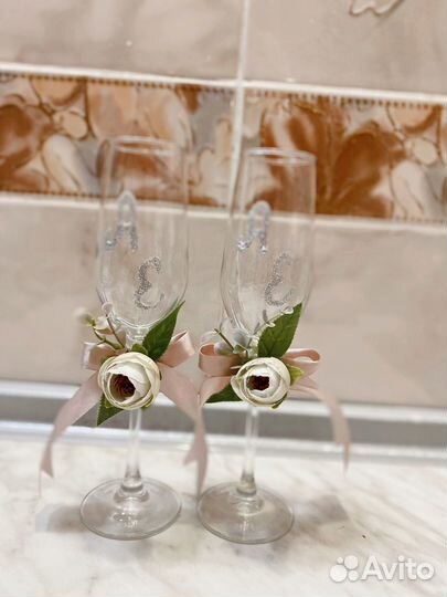Свадебные бокалы, свадебное шампанское