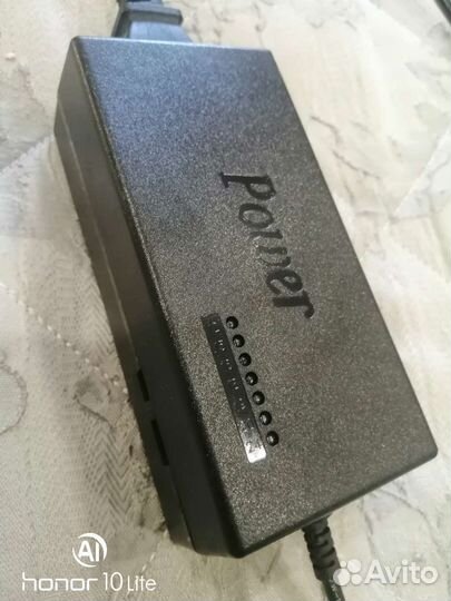 Универсальное зарядное устройство для ноутбука