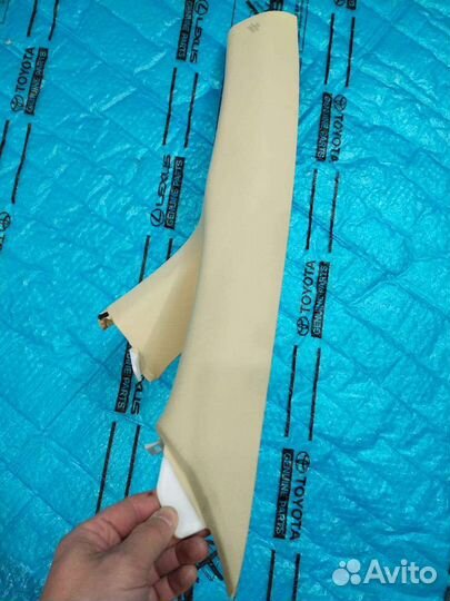 Обшивка лобовой стойки Lexus Rx (3) левая бежевая