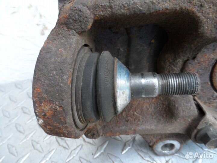 Кулак поворотный правый Jeep Grand Cherokee 4 (WK2