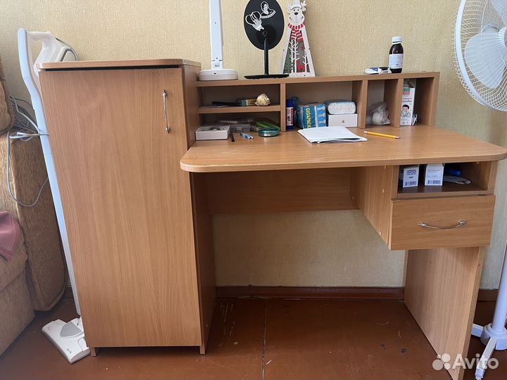 Письменный стол