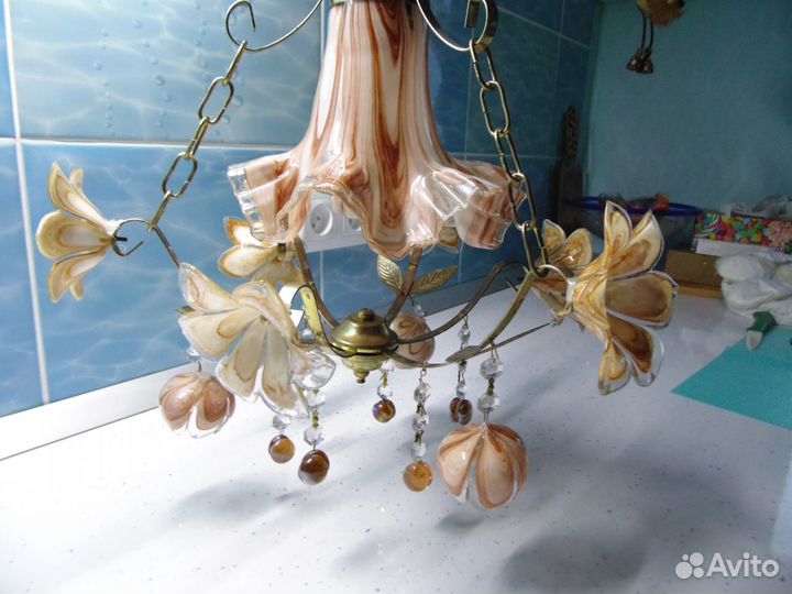 Продам люстры бу