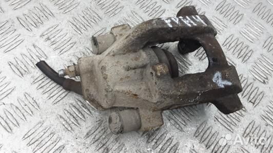 Суппорт тормозной задний правый mercedes benz M-cl